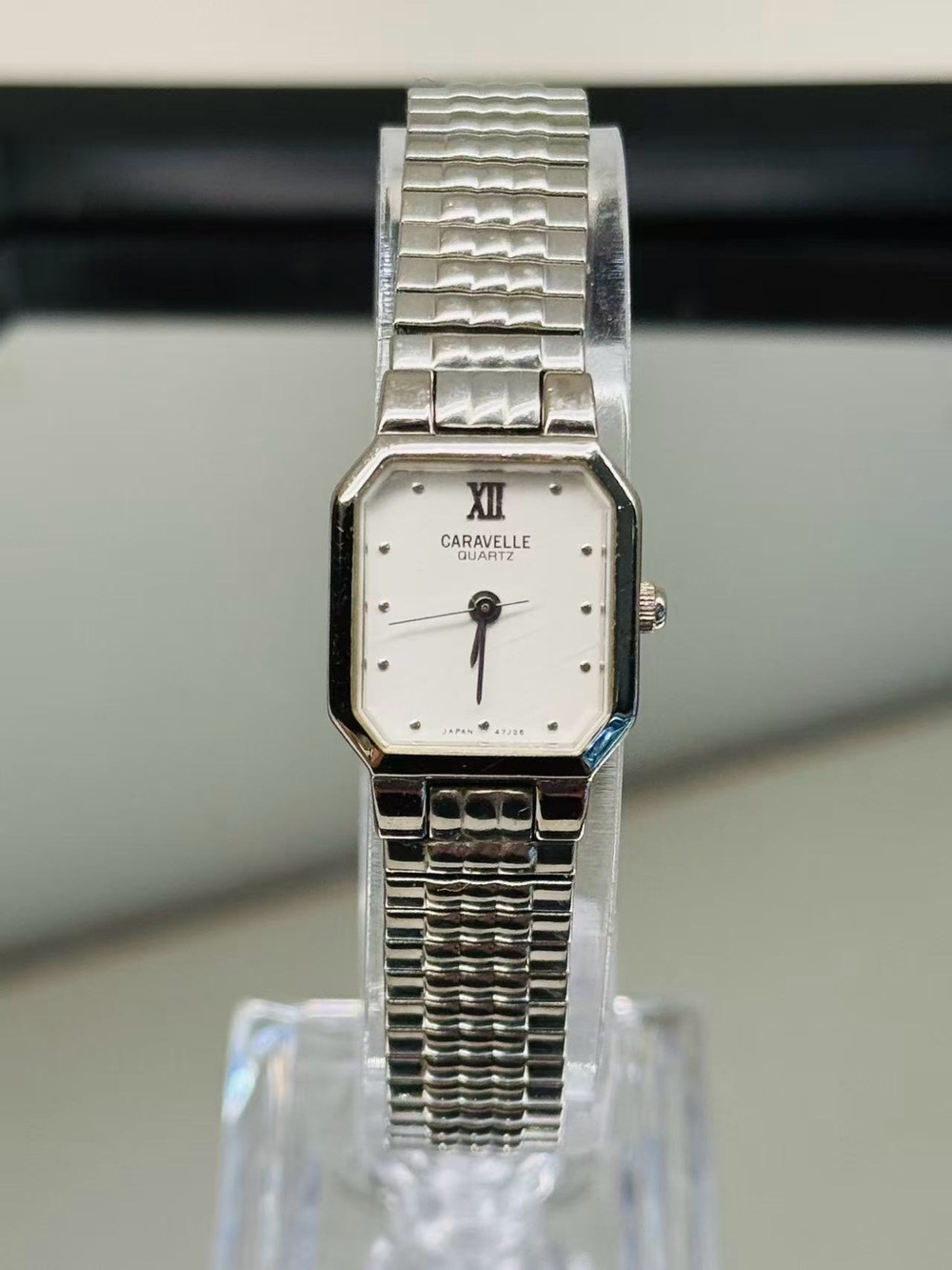 Vintage Caravelle By Bulova Quartz Women’s Watch Silver Tone New Battery Runs